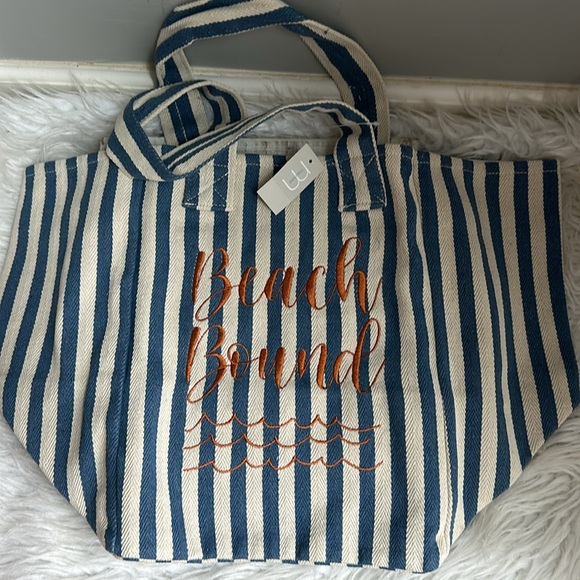 Maurices Handbags - Nwt Maurices beach bound bag